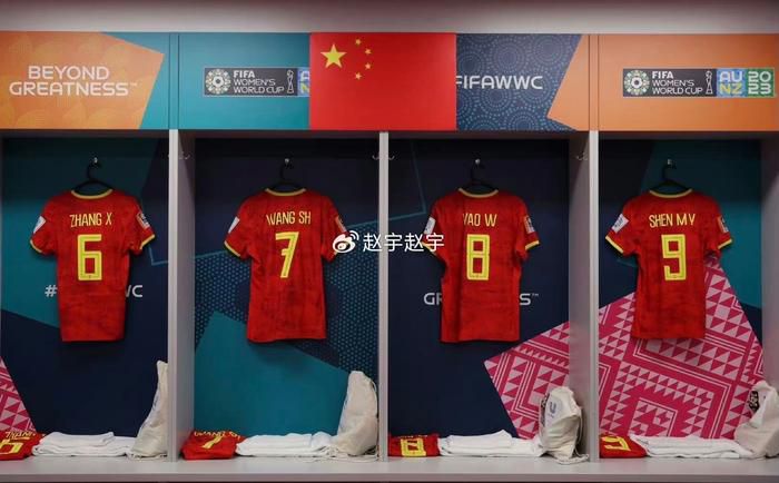 ”微博抽奖平台拿不定主意，只能圈出白敬亭问他怎么看。