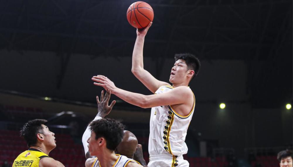 格伦·克洛斯、莎拉·保罗森、泰亚娜·泰勒、金·卡戴珊、妮... 法鲨归来！