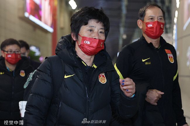 我一直认为自己非常幸运，能够与她共事，在片场与她相处。